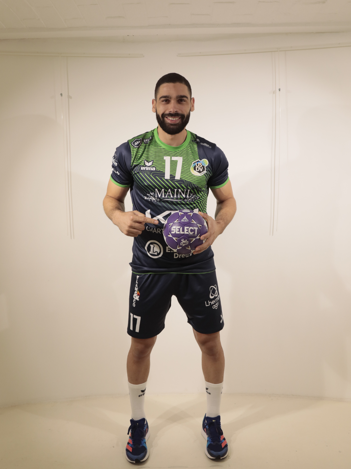Design sans titre (1) https://usdv-handball.com/wp-content/uploads/2024/12/Design-sans-titre-1.png